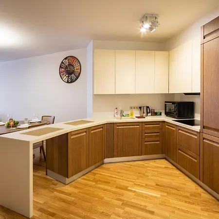 Old Two Bedroom At Galleria Διαμέρισμα